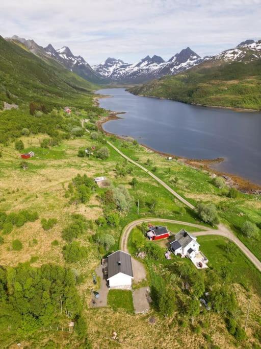 The Little Red Cabin Lofoten Urda Exterior photo