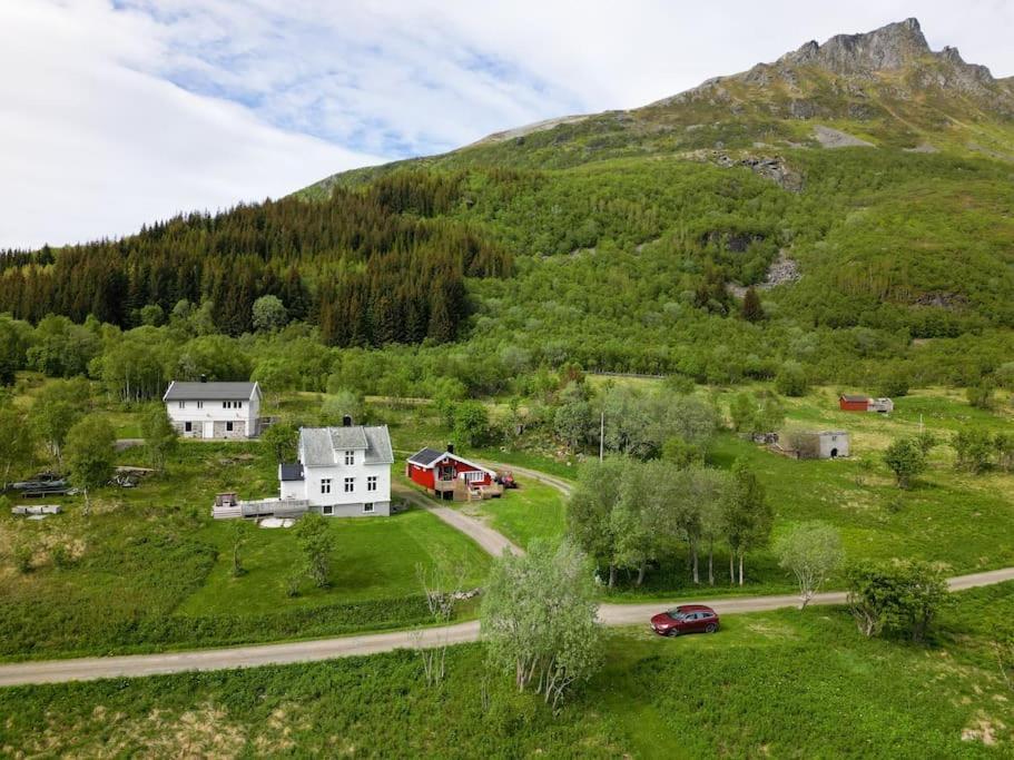 The Little Red Cabin Lofoten Urda Exterior photo