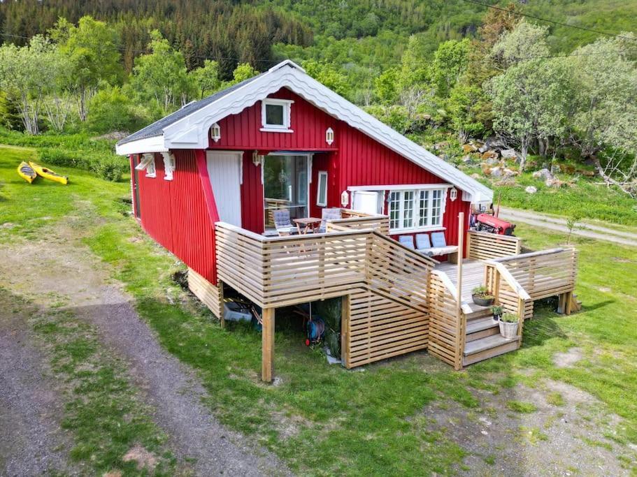The Little Red Cabin Lofoten Urda Exterior photo